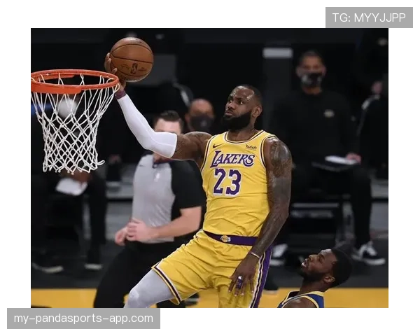 勒布朗·詹姆斯这训练强度，凌晨四点健身房打卡是日常？